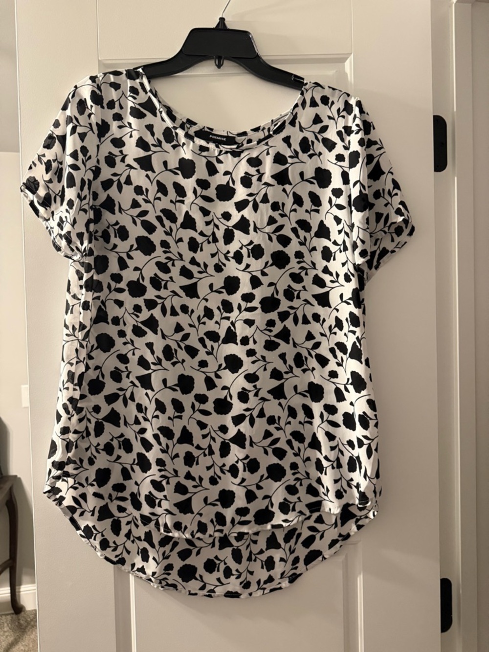 Premise Black and White Floral Short-Sleeve Blouse